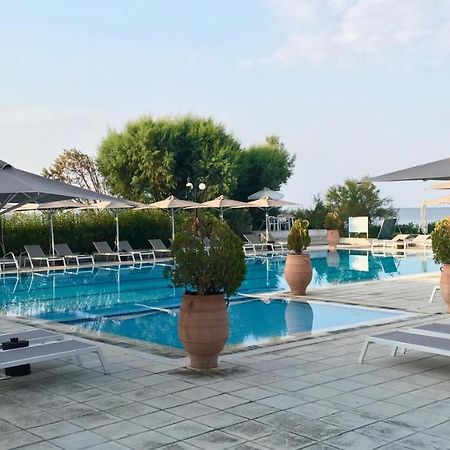 Kassandra Mare Hotel Nea Poteidaia Ngoại thất bức ảnh