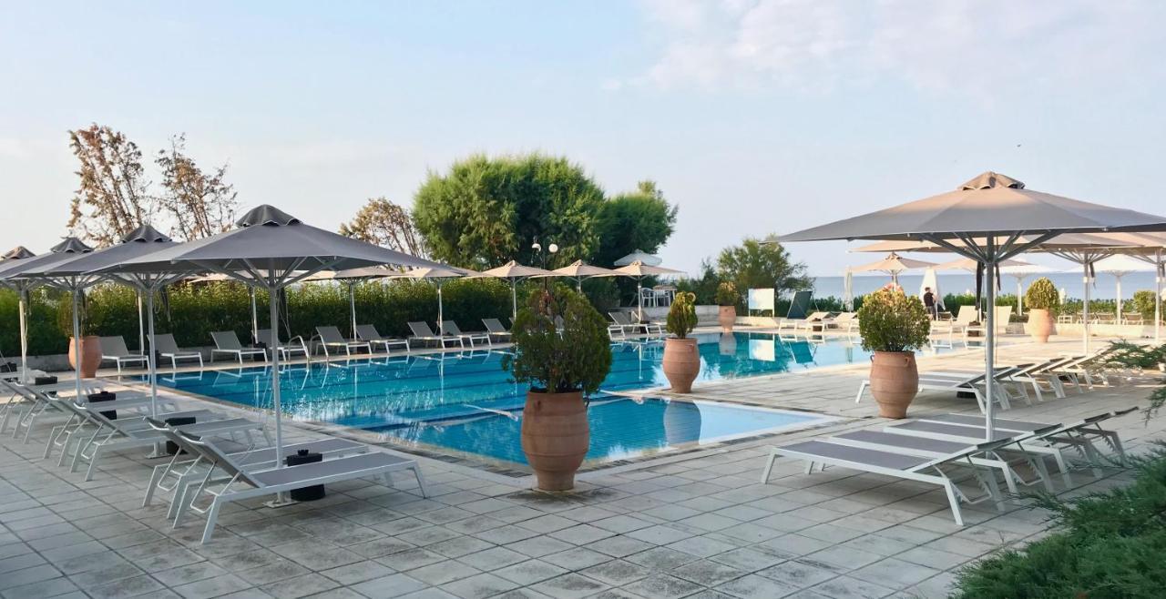 Kassandra Mare Hotel Nea Poteidaia Ngoại thất bức ảnh