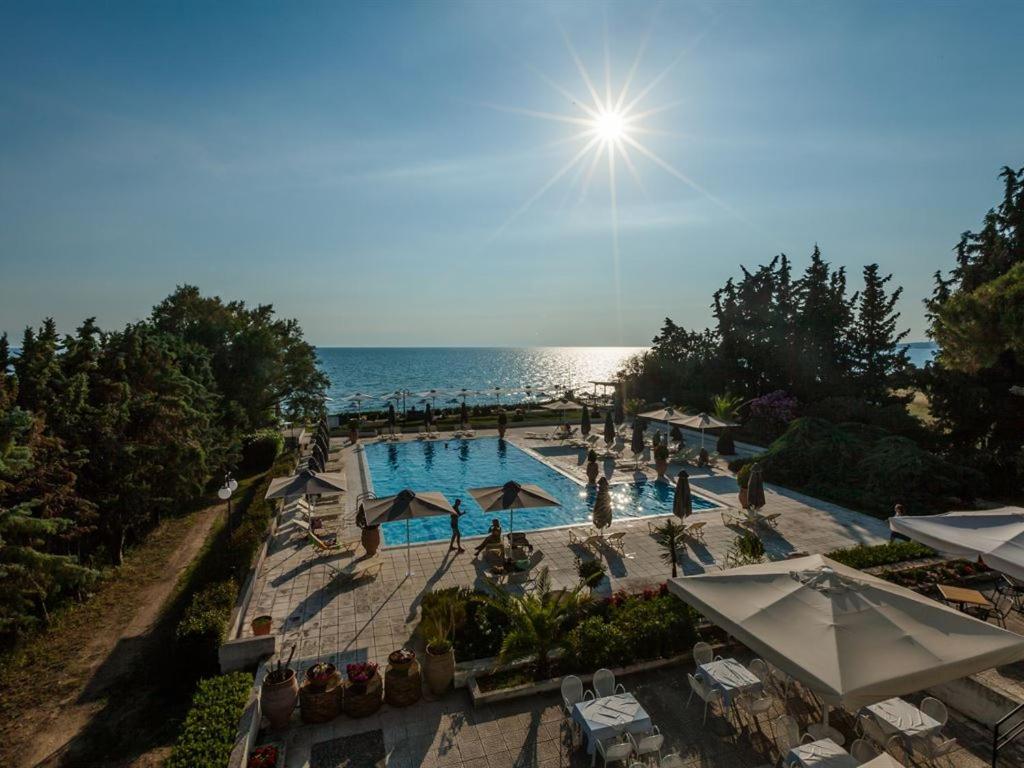 Kassandra Mare Hotel Nea Poteidaia Ngoại thất bức ảnh