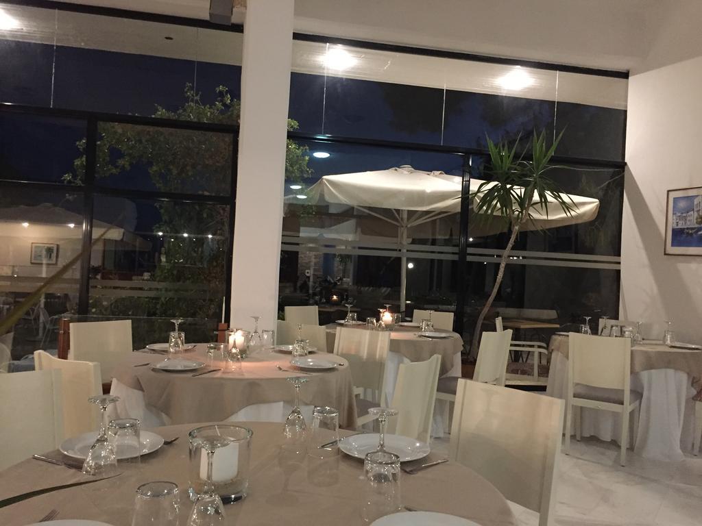 Kassandra Mare Hotel Nea Poteidaia Ngoại thất bức ảnh